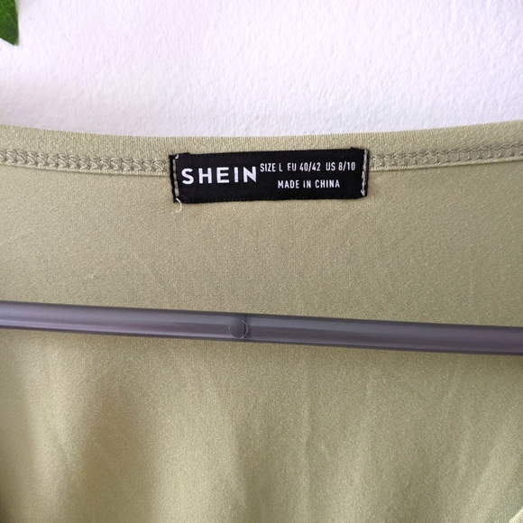 US L SHEIN GREEN BUTTERFLY Y2K TOP - Picture 3 of 3